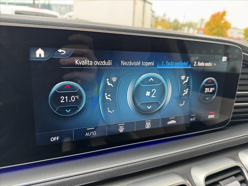 Mercedes-Benz GLS 450 4MATIC*AMG*MASÁŽE - fotka 21 z 46