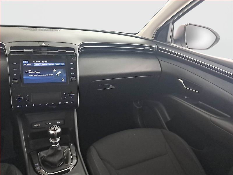 Hyundai Tucson (2022) 1.6 T-GDI - fotka 8 z 15