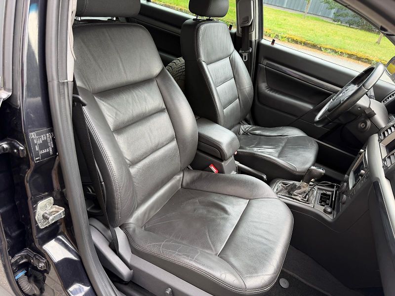 Opel Vectra 1,9 CDTi SW + sada pneumatik  - fotka 18 z 22