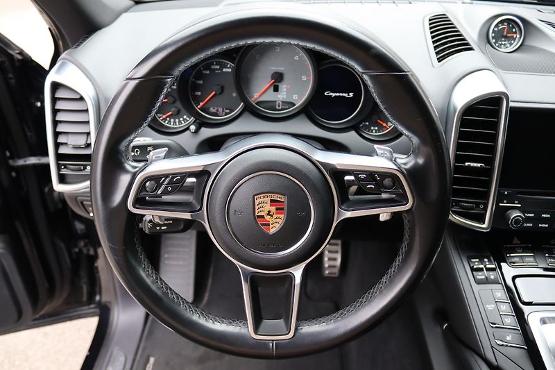 Porsche Cayenne S DIESEL 4.2 V8 283kW 4X4 DPH - fotka 25 z 50