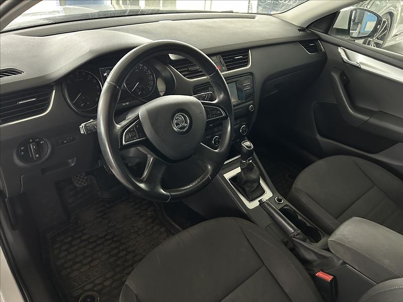 Škoda Octavia 1,6   TDI 77kW,TAŽNÉ,SERVISKA - fotka 7 z 23