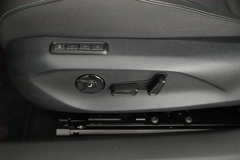 Škoda Superb (2025) 2.0 TDI, SPORTLINE, KAMERA - fotka 11 z 20