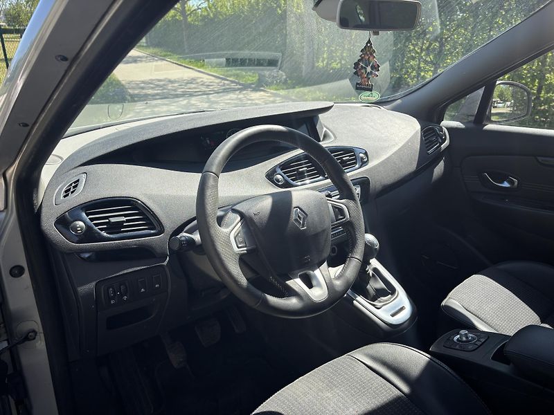 Renault Scénic 1.6 dCi BOSE Edition - fotka 22 z 27