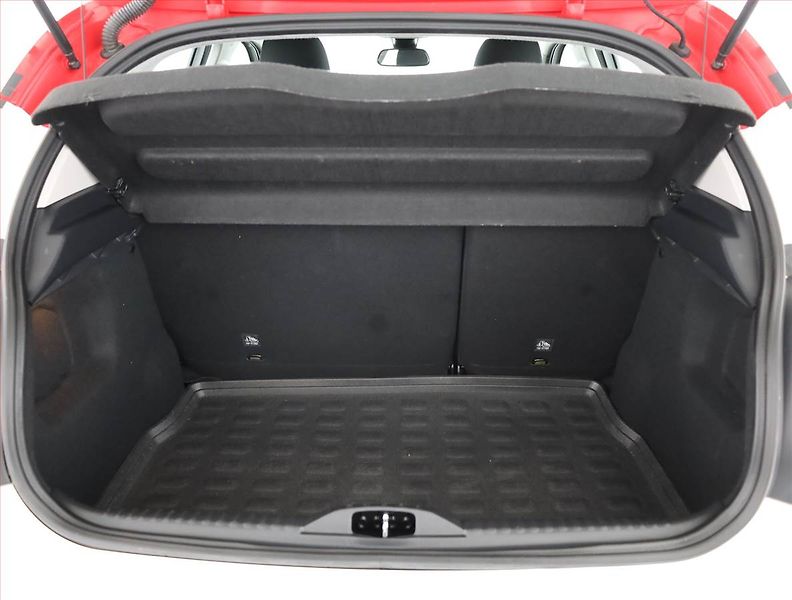 Citroën C3 (2018) 1.2 PureTech, ČR,1.maj - fotka 15 z 16