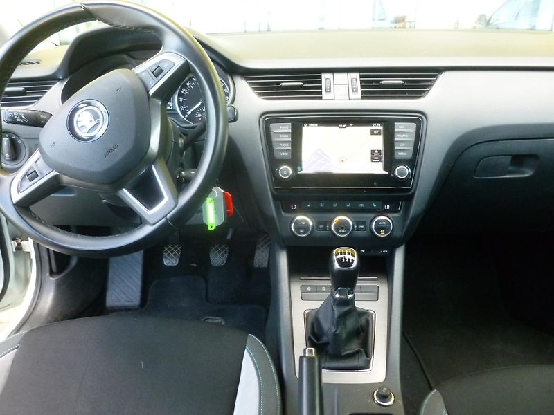 Škoda Octavia KOMBI III  TSI 85 KW NAVIGACE - fotka 10 z 20