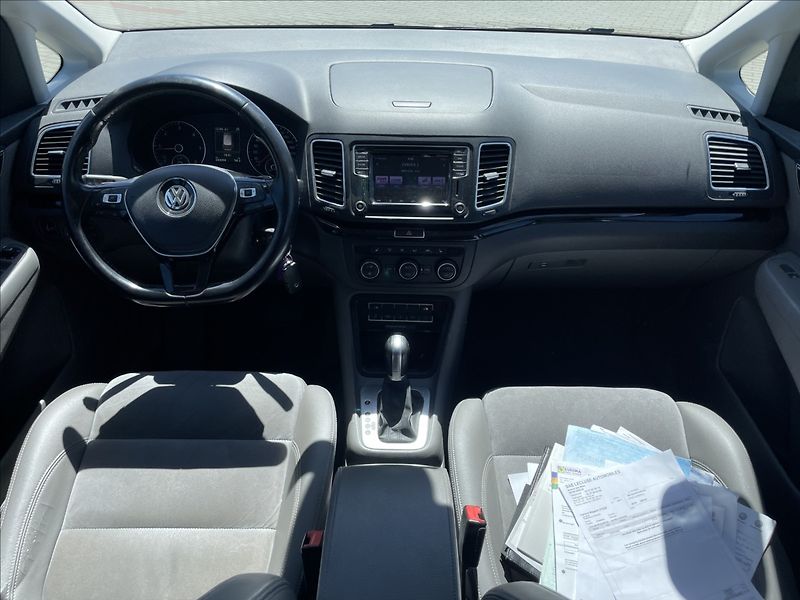 Volkswagen Sharan 2,0 TDi 135kw DSG 7míst Highli - fotka 12 z 46
