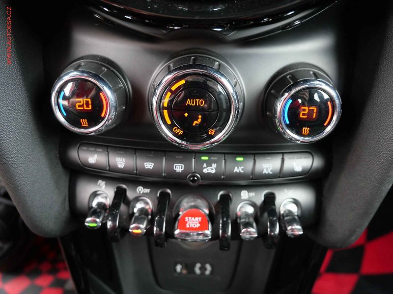 Mini JCW (2015) 2.0 T, ČR, AT, LED, kamera - fotka 17 z 29