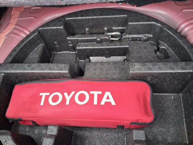 Toyota Yaris 1.5 HSD Trend - fotka 23 z 23