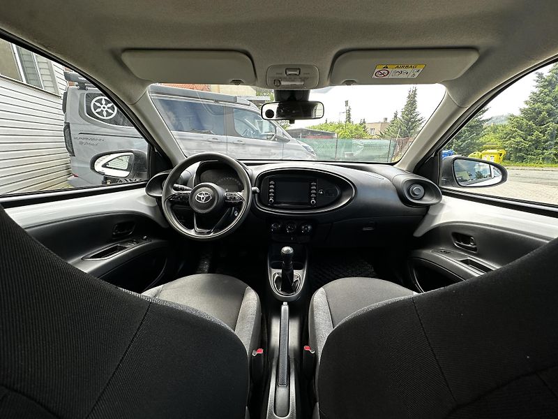 Toyota Aygo X-1.0i-53KW-KLIMA-Č.R.-DPH - fotka 26 z 27