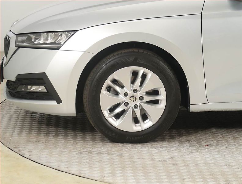 Škoda Octavia (2022) Ambition 2.0 TDI, ČR,1.maj - fotka 14 z 22