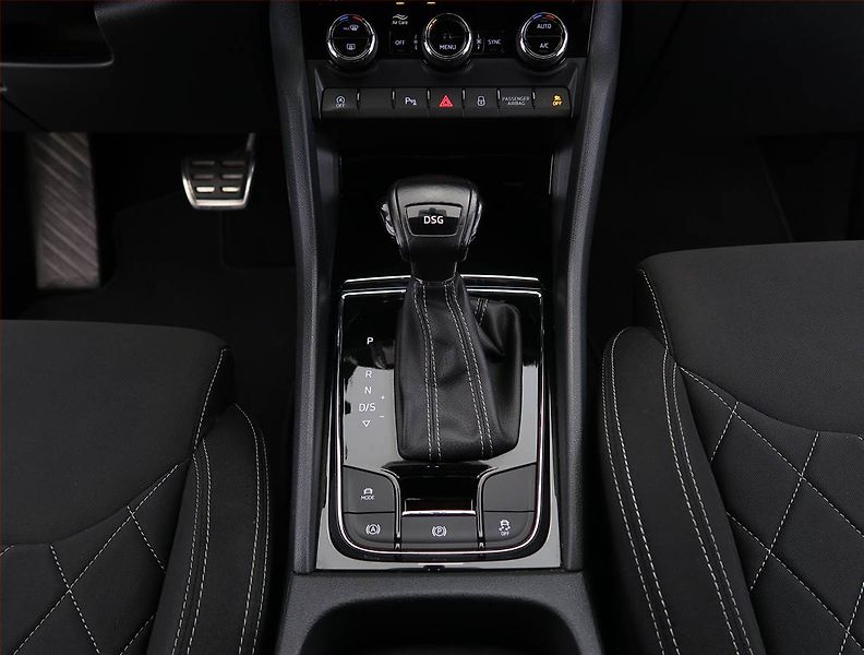 Škoda Karoq (2020) Sportline 1.5 TSI, digi klima - fotka 13 z 25