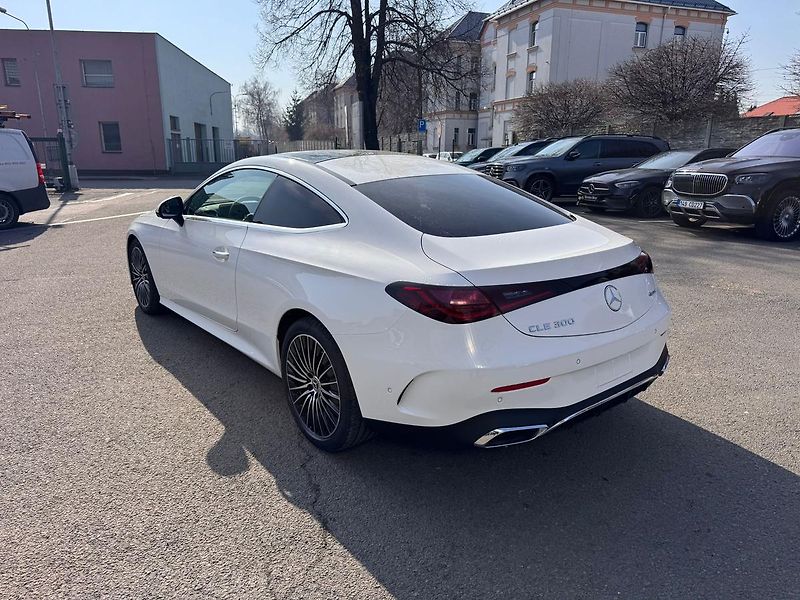 Mercedes-Benz CLE (2026) 300 4MATIC kupé - fotka 5 z 23