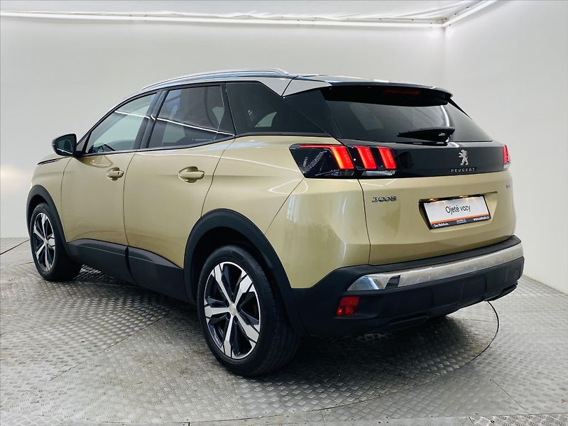 Peugeot 3008 1,2 PureTech 96kW Active - fotka 25 z 28