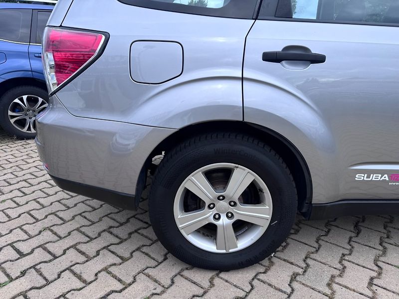 Subaru Forester (2008) 4X4 2,0i 110 KW AUTOMAT KOLA - fotka 16 z 41