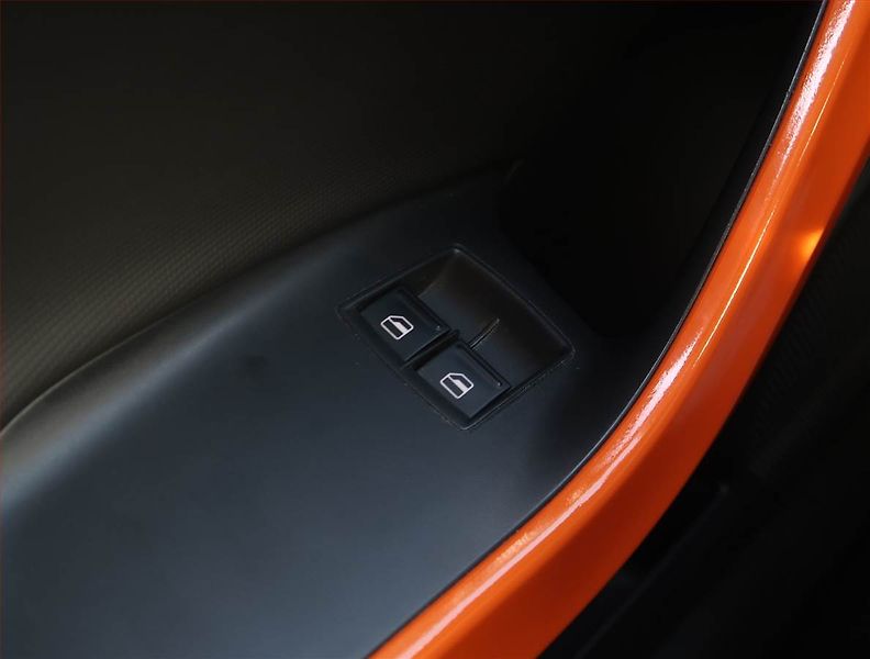 Seat Ibiza (2010) 1.6 i 16v, ČR,1.maj - fotka 16 z 17