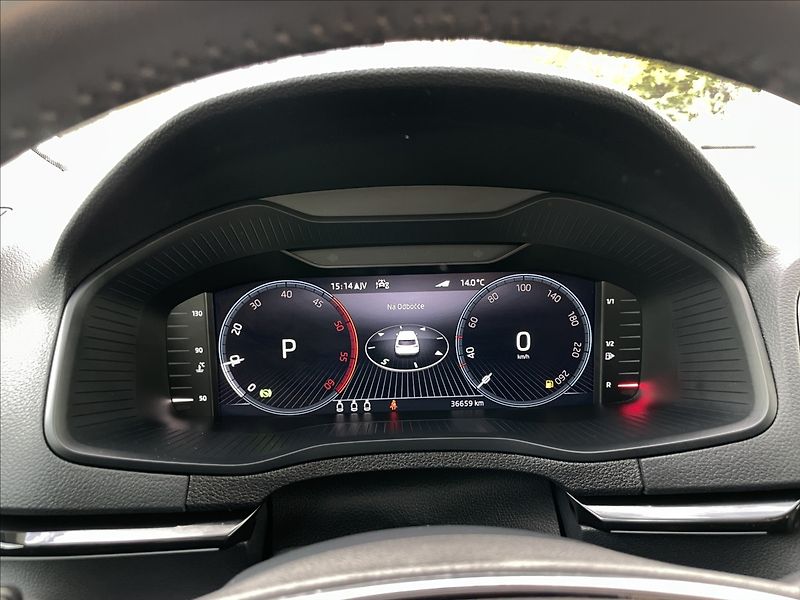 Škoda Karoq 2,0 TDI DSG Style Plus NAVI - fotka 9 z 25
