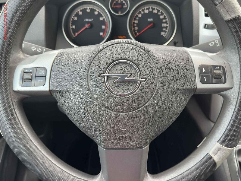Opel Zafira (2009) 1.6i, AC, tažné - fotka 12 z 18