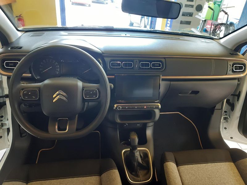 Citroën C3 1.2 i PureTech DigiKlima - fotka 9 z 22