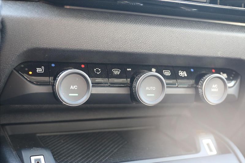Citroën C4 1,2 1. Majitel, ČR, DPH - fotka 25 z 50