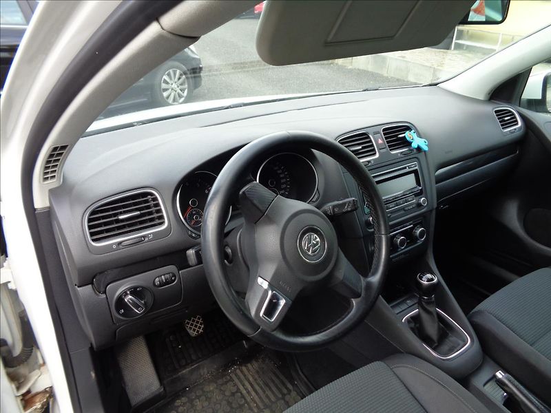 Volkswagen Golf 1,4 - fotka 10 z 13