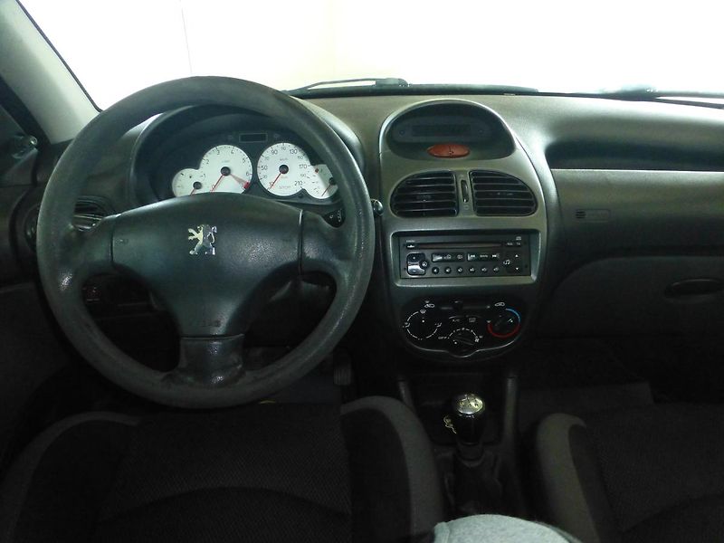Peugeot 206 (2006) 1,4i**KLIMATIZACE**5DV - fotka 14 z 23