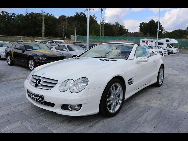 Mercedes-Benz SL 500 V8, facelift, 390 PS - fotka 9 z 44