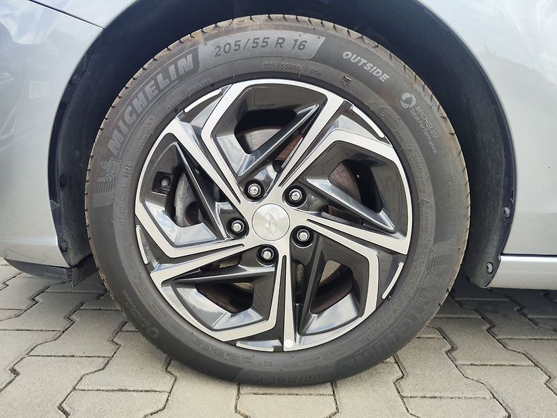 Hyundai i30 1.5 T-GDI/117kW Smart Navi - fotka 34 z 35