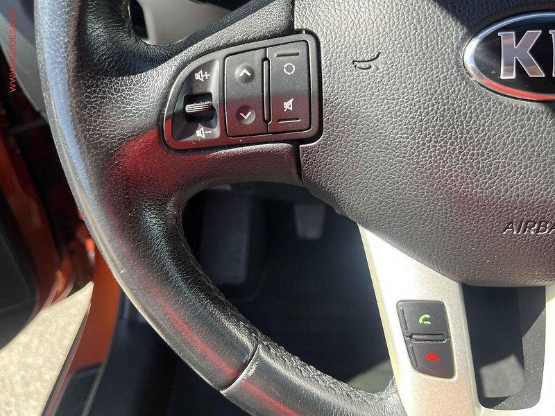 Kia Sportage (2013) 1.6 GDi, 2.maj,ČR, autoAC - fotka 13 z 17
