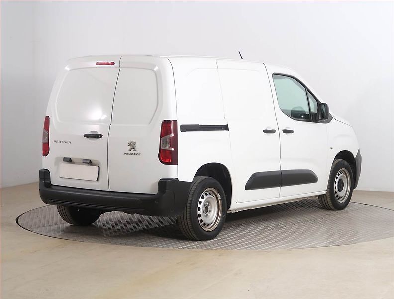 Peugeot Partner (2021) 1.5 BlueHDi, 3Místa, SR, 1Maj - fotka 5 z 14
