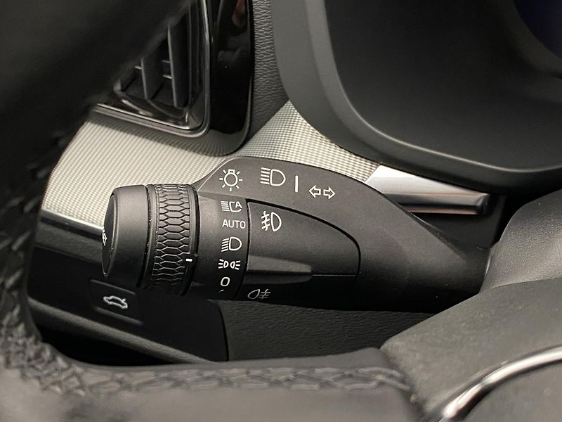 Volvo XC60 B4 AWD DARK PLUS REZERVACE - fotka 22 z 53