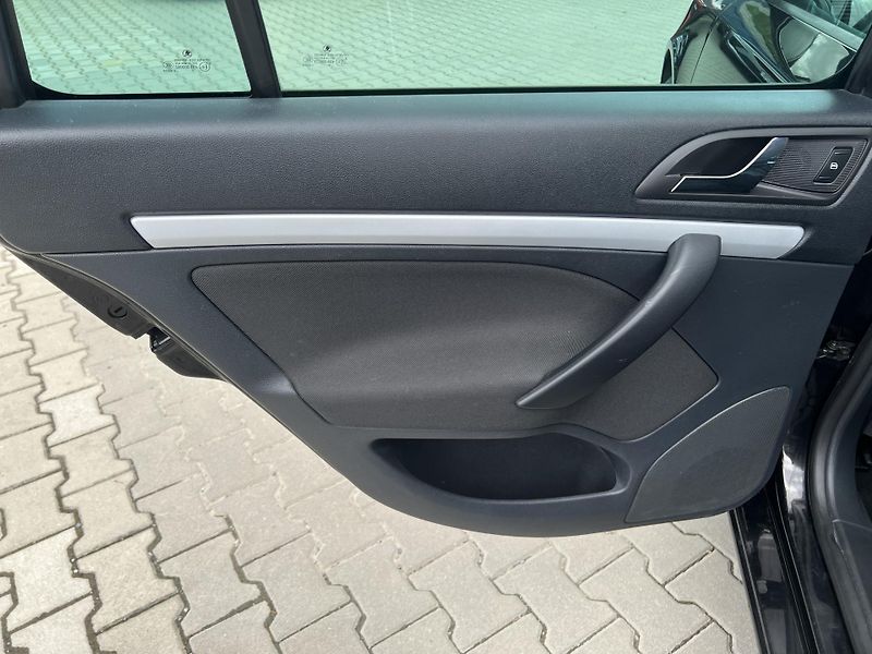Škoda Octavia 1,2TSi DSG combi Autoklima - fotka 30 z 43