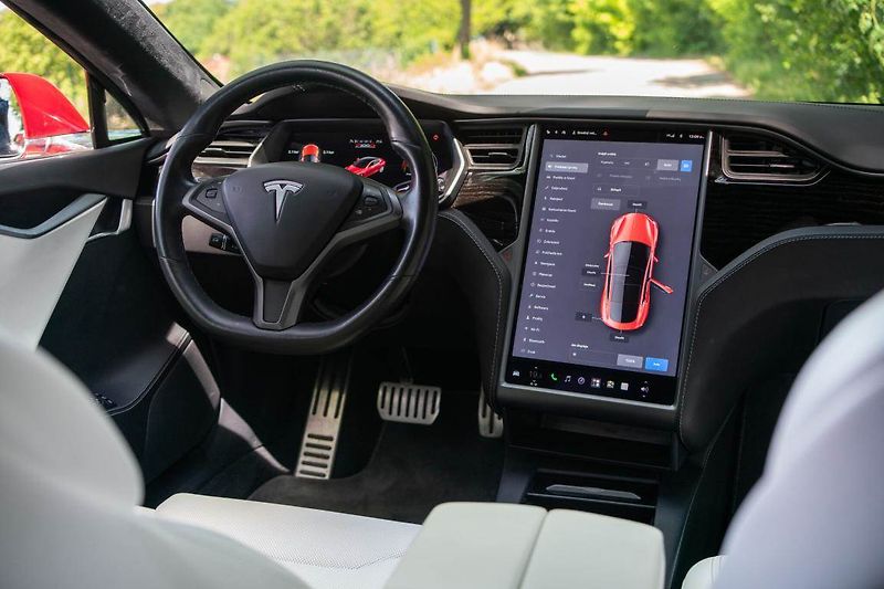 Tesla Model S (2019) P100D Ludicrous, SoH 91% - fotka 3 z 30