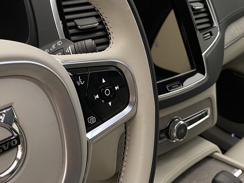 Volvo XC90 B5 AWD PLUS BRIGHT REZERVACE - fotka 21 z 58