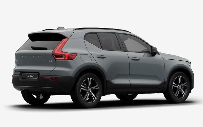 Volvo XC40 (2026) B3 AUT DARK PLUS - fotka 9 z 17