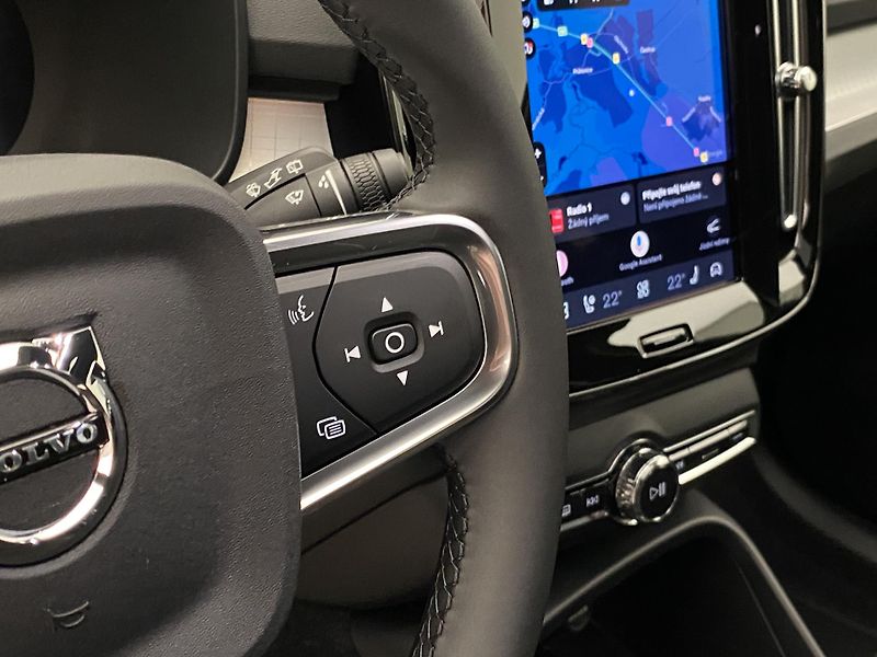 Volvo XC40 (2026) B3 AUT DARK ULTRA  - fotka 26 z 64
