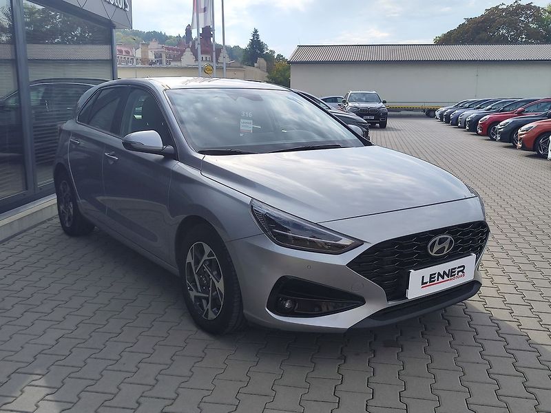Hyundai i30 1.5 T-GDI/103kW Style DCT - fotka 3 z 34