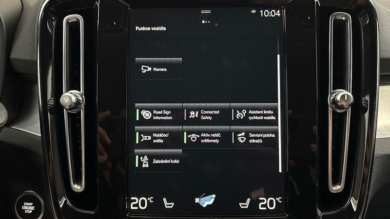 Volvo XC40 2.0 T3 AUT Momentum Pro - fotka 25 z 28