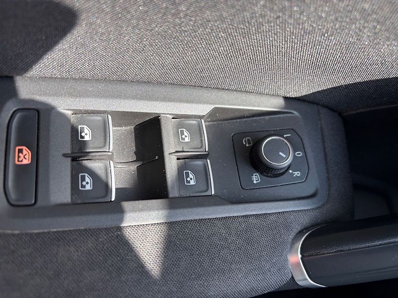 Volkswagen Touran - fotka 18 z 20