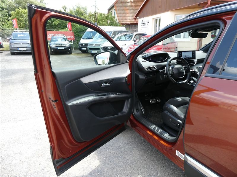 Peugeot 5008 2,0 HDi 130kW GT 7.míst AT8 - fotka 22 z 50