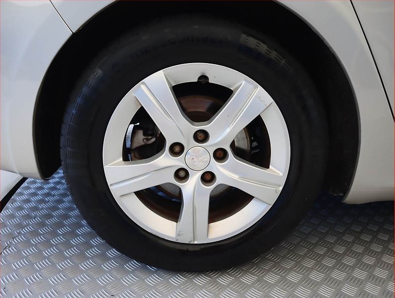 Peugeot 508 (2012) 1.6 THP, Automat, Tempomat - fotka 15 z 16