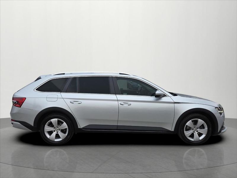 Škoda Superb 2,0 SCOUT 4X4 ČR DPH WEBASTO - fotka 4 z 35