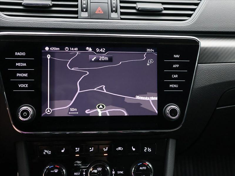 Škoda Superb 2,0 TDI 147kW DSG Sportline DP - fotka 20 z 31
