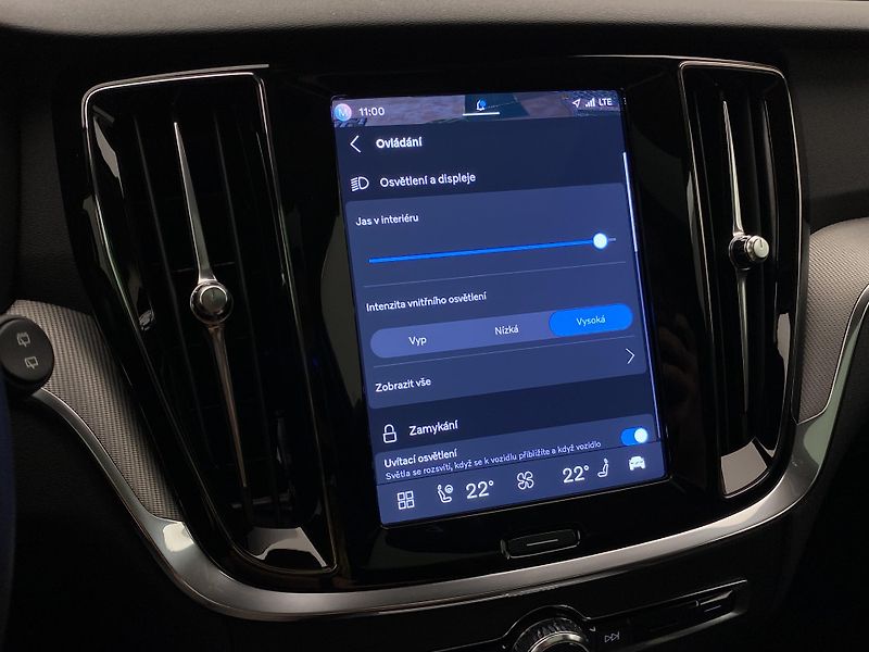 Volvo V60 B4 DARK PLUS AUT  - fotka 49 z 59