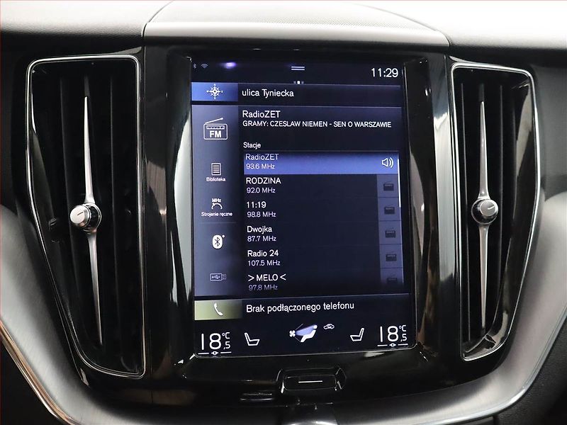 Volvo XC60 (2017) T8 Twin Engine - fotka 12 z 24