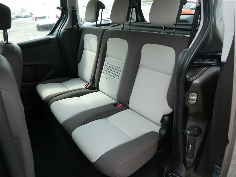 Citroën Berlingo 1,6 HDi 73kW MULTISPACE, závěs - fotka 20 z 37