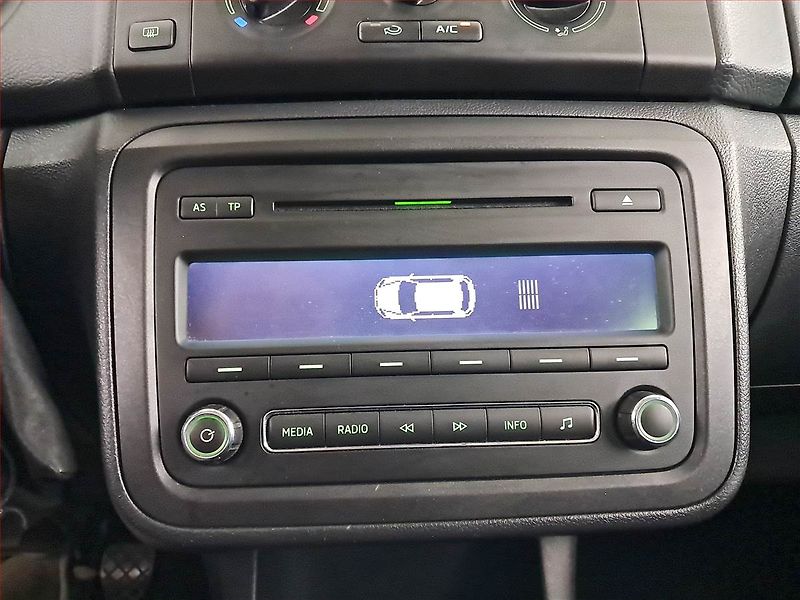 Škoda Fabia (2014) 1.2 TSI, Serv.kniha, Tempomat - fotka 16 z 18