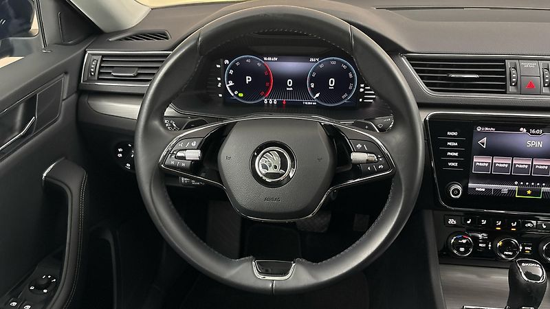 Škoda Superb 2.0 TDI DSG Style Combi - fotka 9 z 26