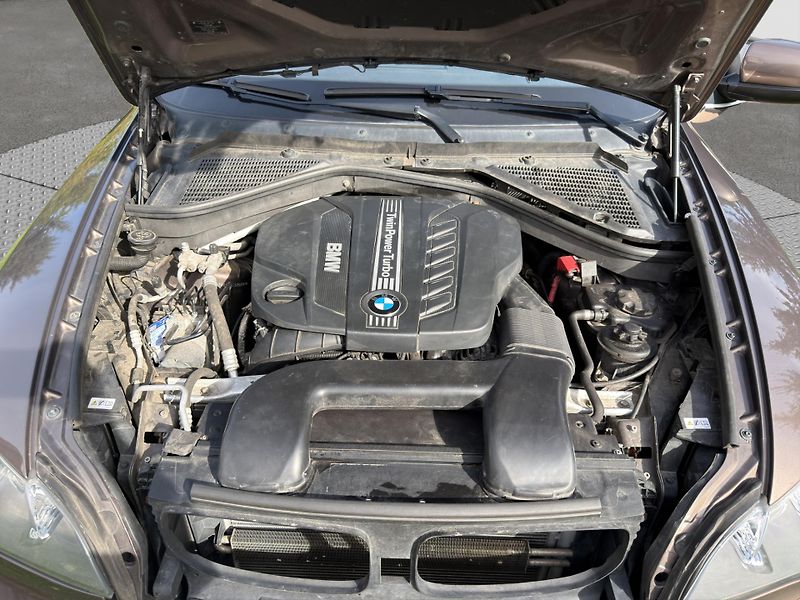 BMW X5 (2010) - fotka 21 z 28