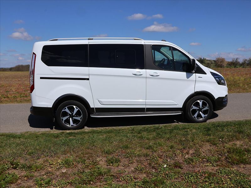 Ford Tourneo Custom 2,0 TDCI 136kW Active 1Maj DPH - fotka 8 z 29