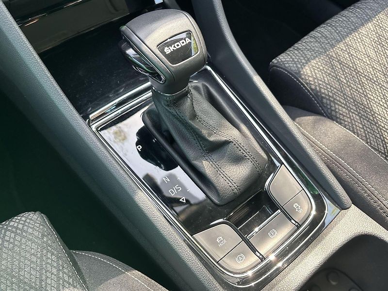 Škoda Karoq (2024) 1.5 TSI DSG Style - fotka 14 z 32